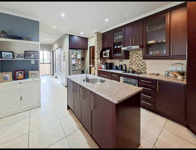 3 BEDROOM HOUSE FOR SALE IN MIDSTREAM ESTATE